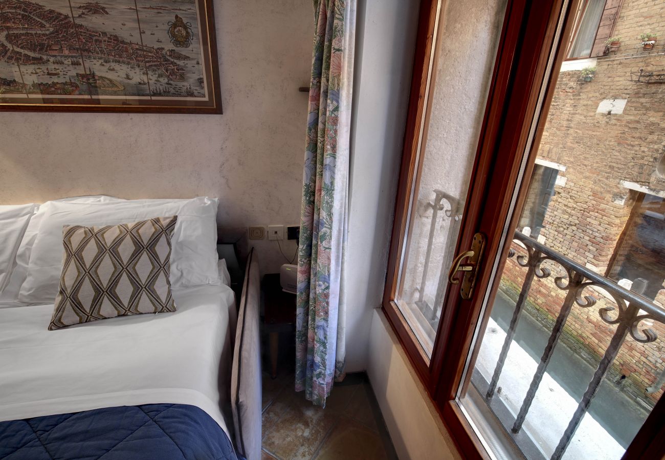 Apartment in Santa Croce - RIALTO CANAL VIEW - BH