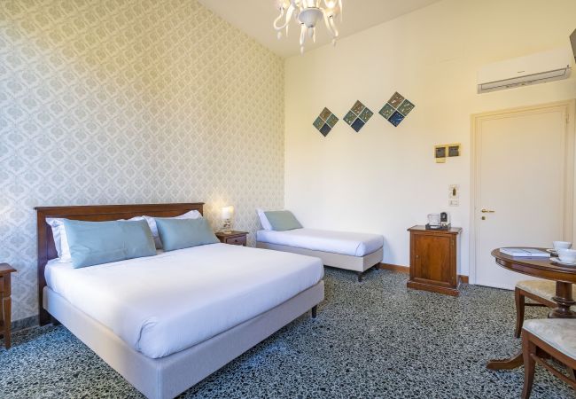 Rent by room in Dorsoduro - CAMERA GREEN FAMILY N.2
