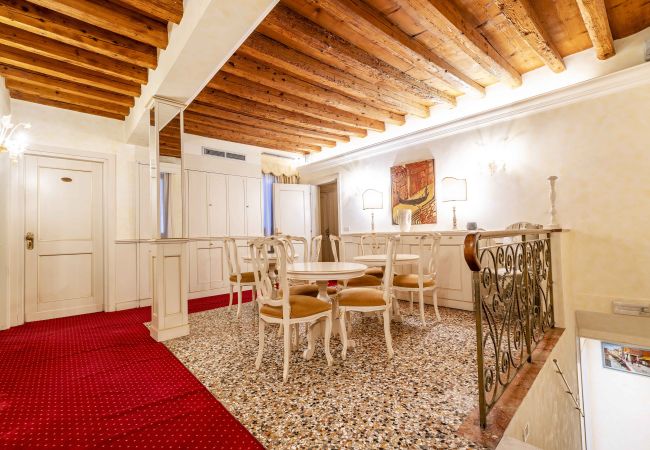 Rent by room in Castello - ROOM CA DI MALTA 2
