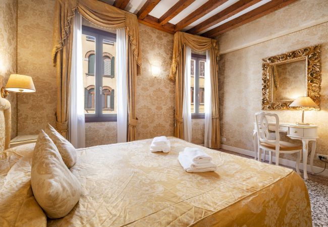 Rent by room in Castello - ROOM CA DI MALTA 1