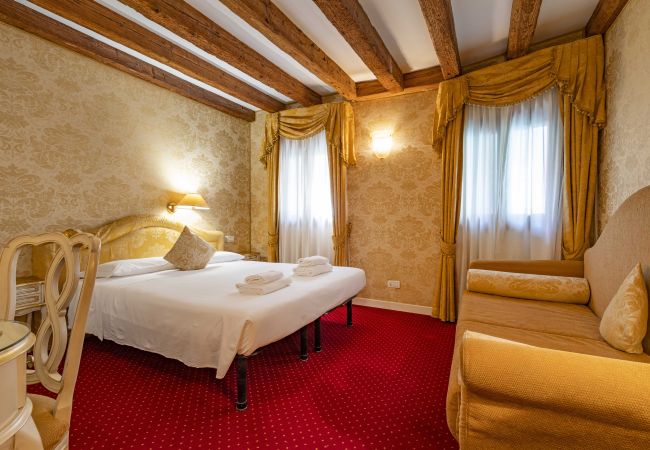 Rent by room in Castello - ROOM CA DI MALTA 6