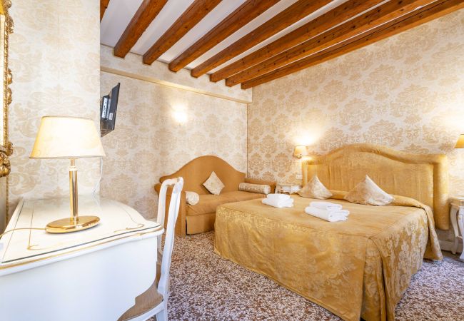 Alquiler por habitaciones en Castello - ROOM CA DI MALTA 2