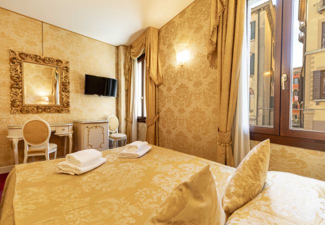 Chambres d'hôtes à Castello - ROOM CA DI MALTA 3